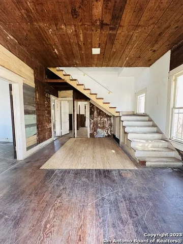 4104 S PRESA ST San Antonio, TX 78223