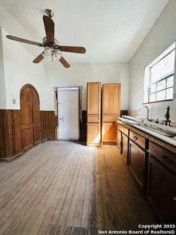 4104 S PRESA ST San Antonio, TX 78223