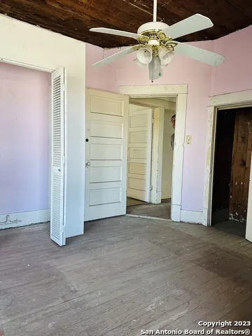 4104 S PRESA ST San Antonio, TX 78223