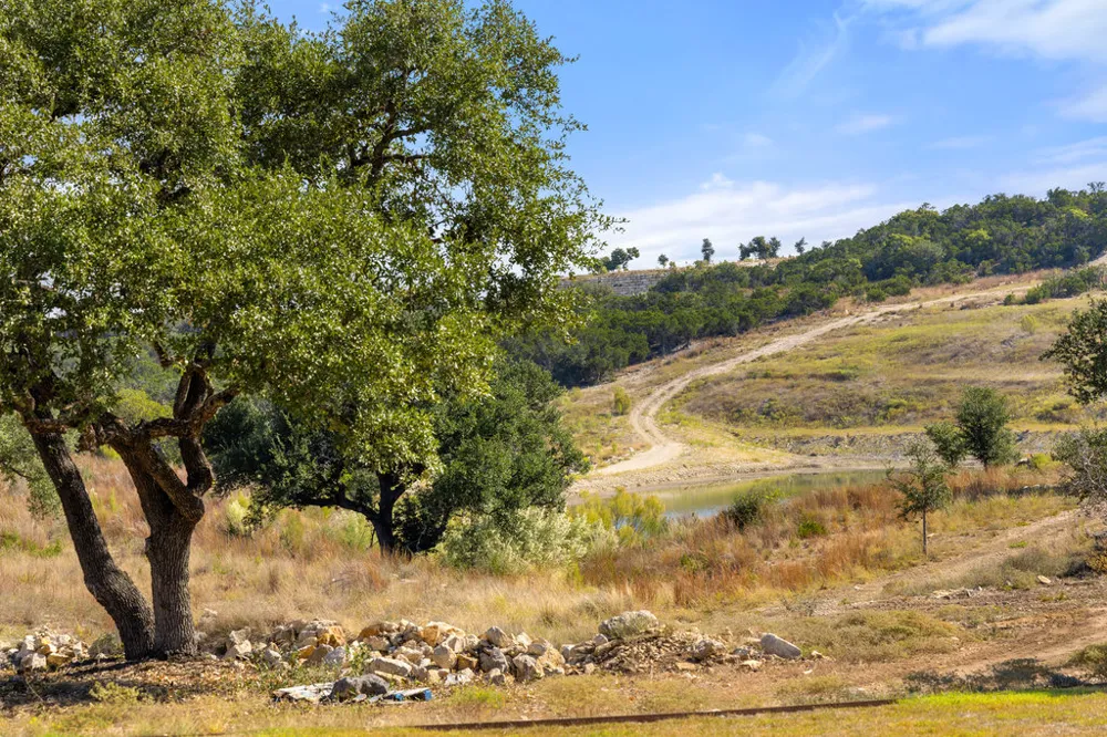 2058 Legacy Hills Drive Johnson City, TX 78636