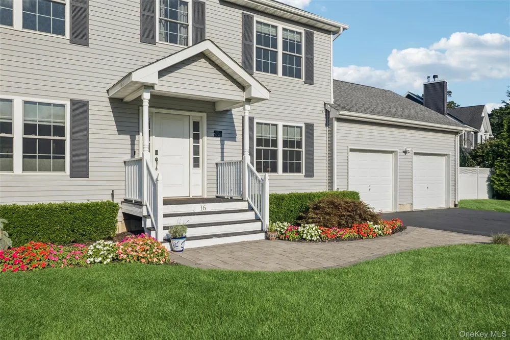 16 Mastro Court Baiting Hollow, NY 11933