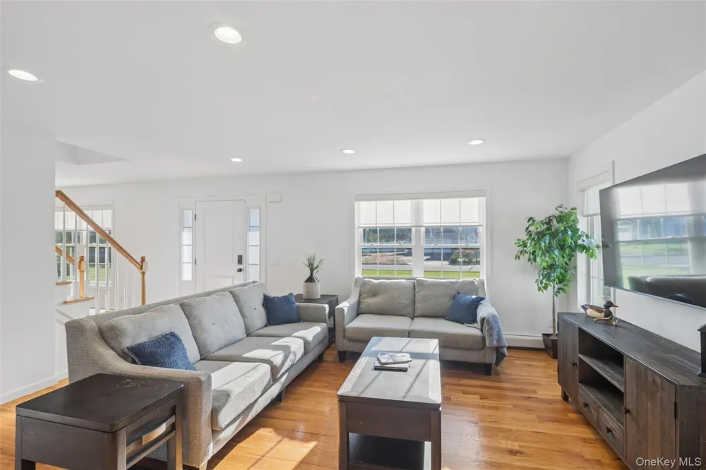 16 Mastro Court Baiting Hollow, NY 11933