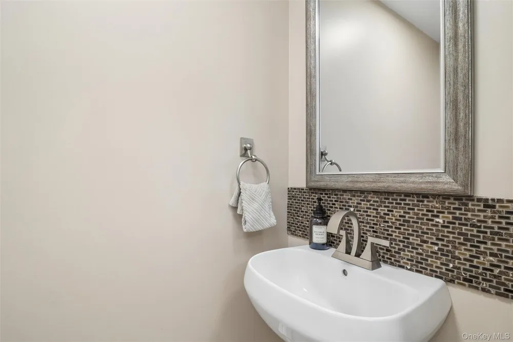 16 Mastro Court Baiting Hollow, NY 11933