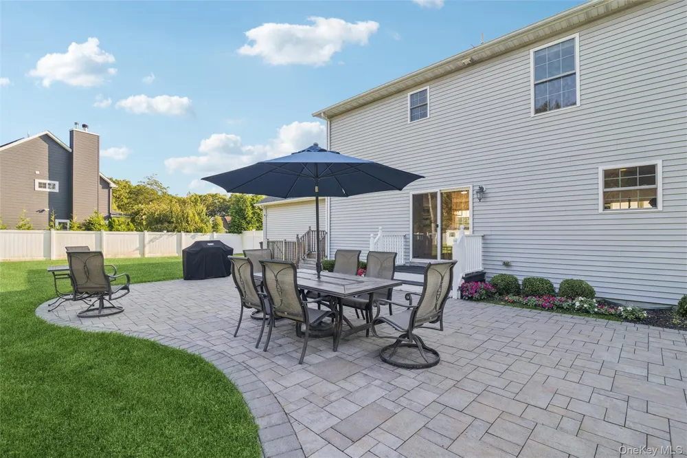 16 Mastro Court Baiting Hollow, NY 11933