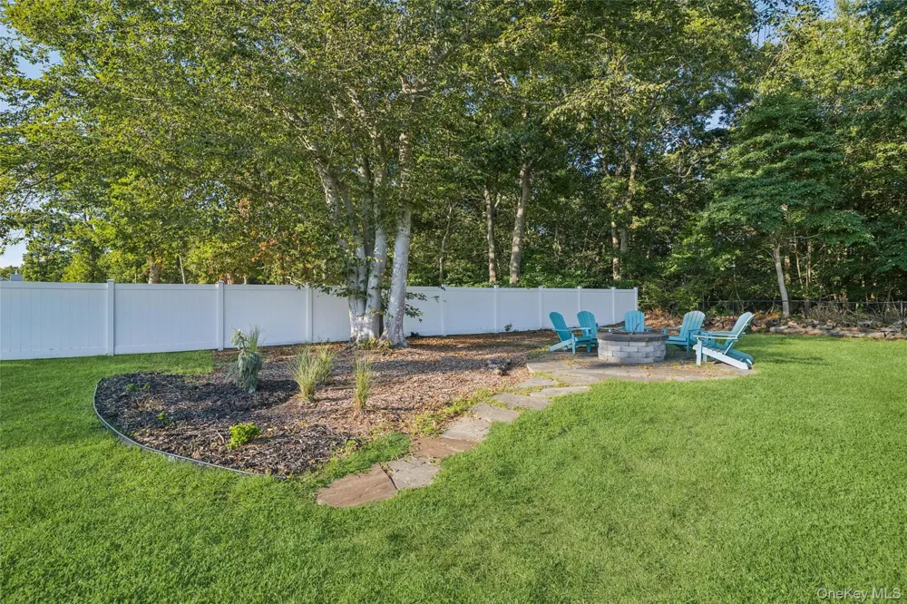 16 Mastro Court Baiting Hollow, NY 11933