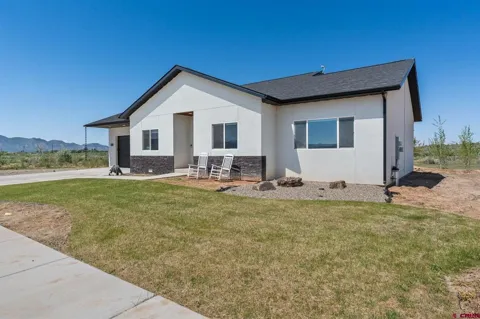 1517 Golf Course Lane