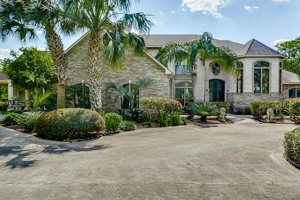 58 Lake Road Lake Jackson, TX 77566