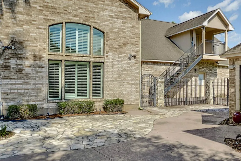 58 Lake Road Lake Jackson, TX 77566