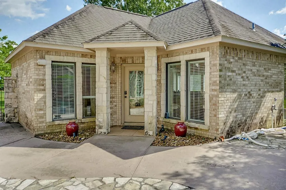 58 Lake Road Lake Jackson, TX 77566