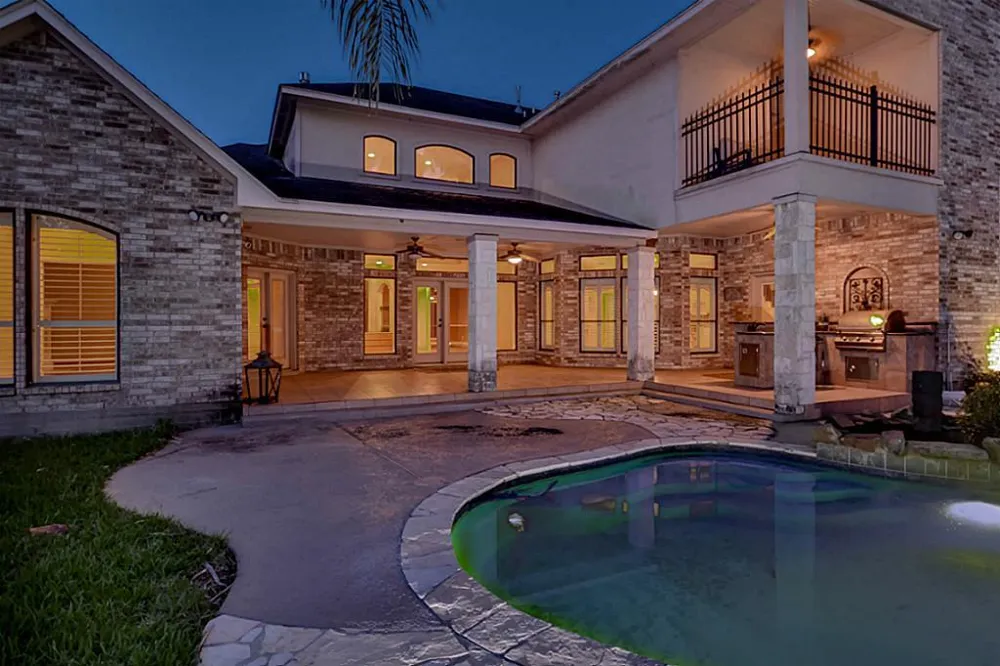 58 Lake Road Lake Jackson, TX 77566