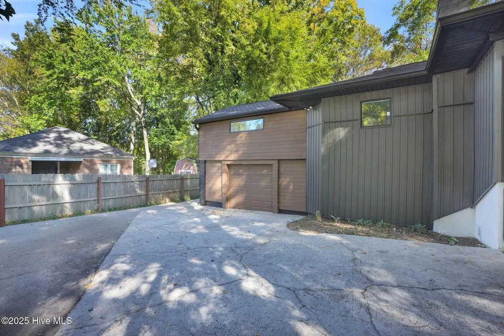 3301 Archdale Drive Charlotte, NC 28210