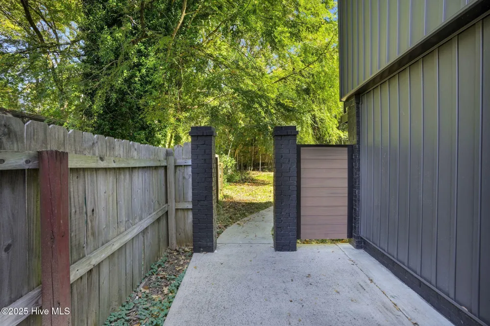 3301 Archdale Drive Charlotte, NC 28210