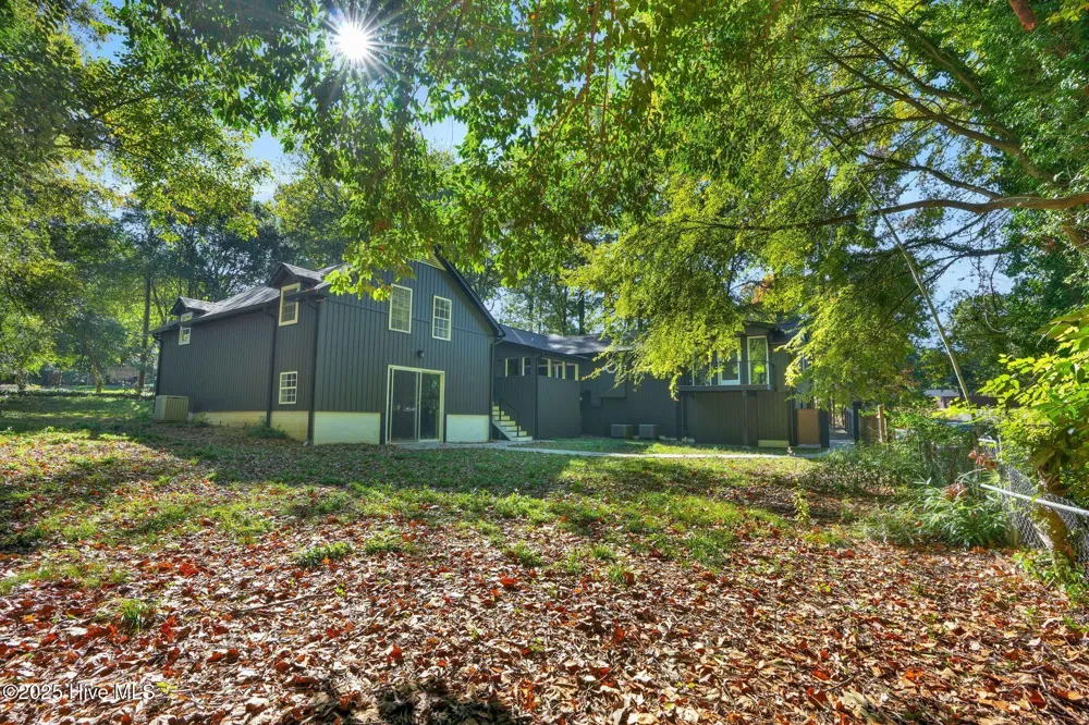 3301 Archdale Drive Charlotte, NC 28210