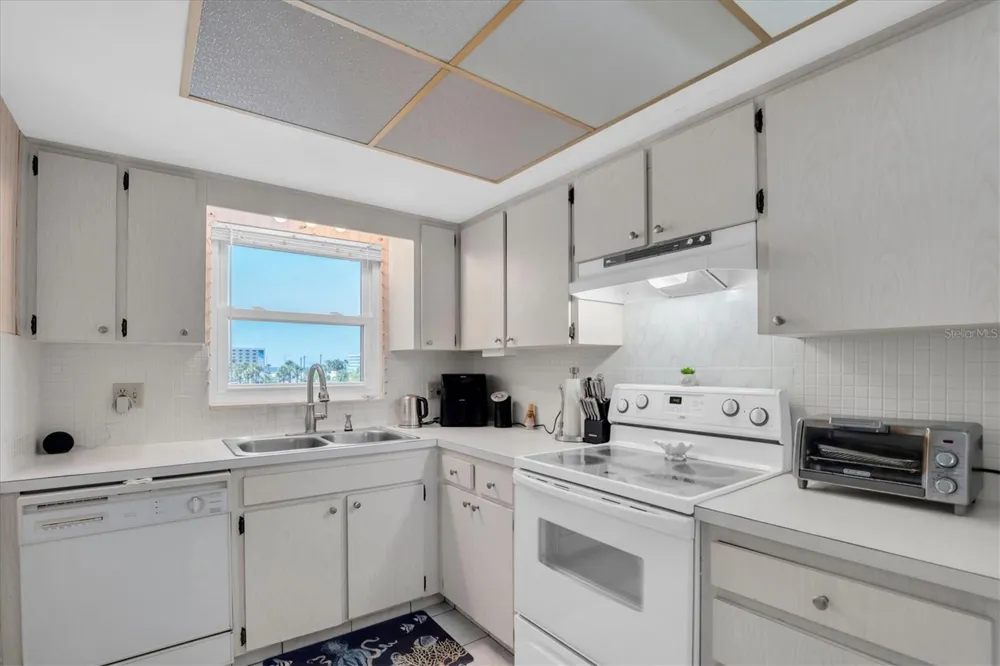 5575 GULF BOULEVARD #337 St Pete Beach, FL 33706