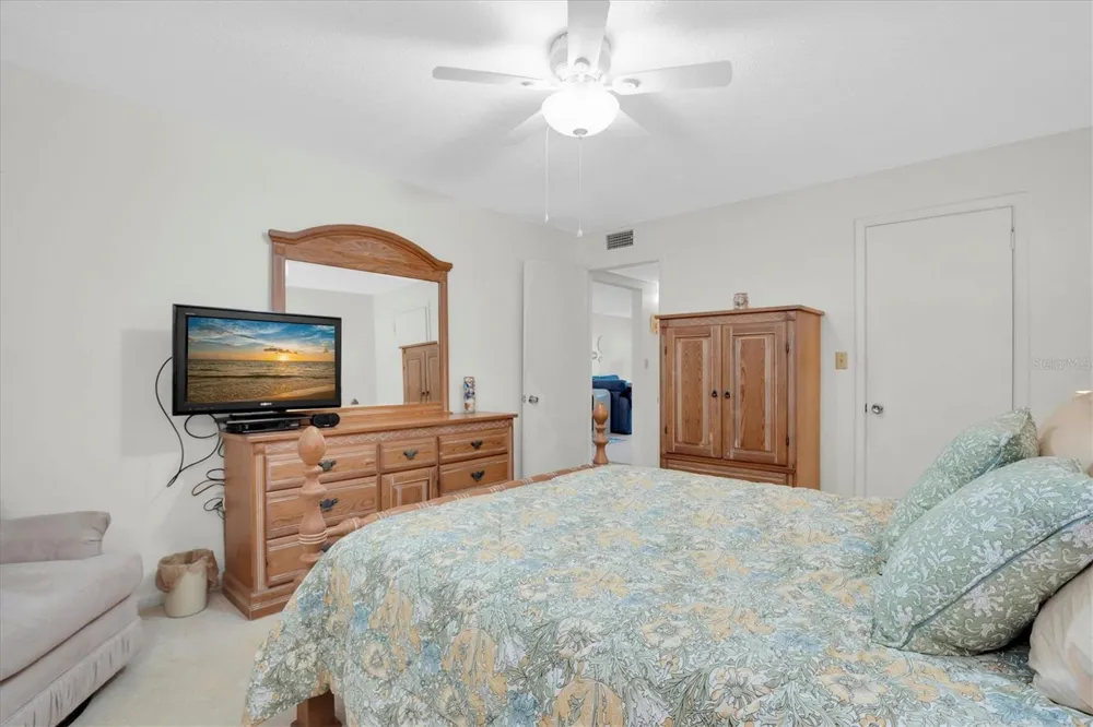 5575 GULF BOULEVARD #337 St Pete Beach, FL 33706