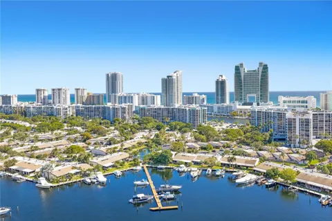 300 Three Islands Blvd #PH2A