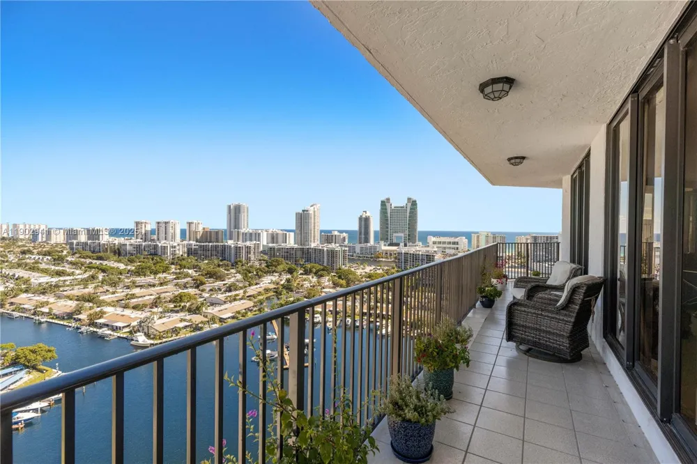 300 Three Islands Blvd #PH2A Hallandale Beach, FL 33009