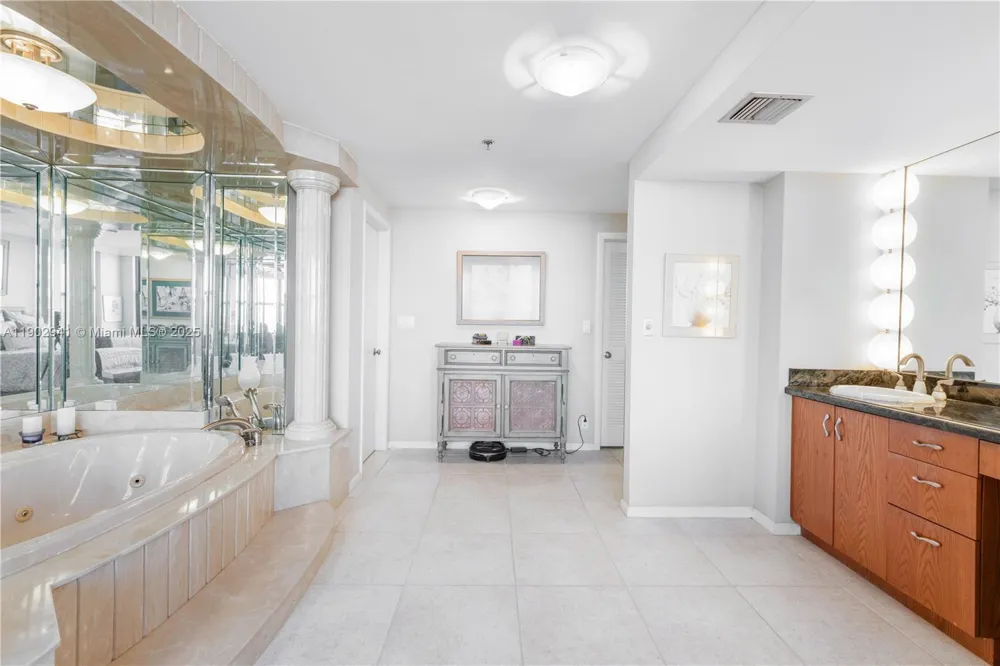 300 Three Islands Blvd #PH2A Hallandale Beach, FL 33009