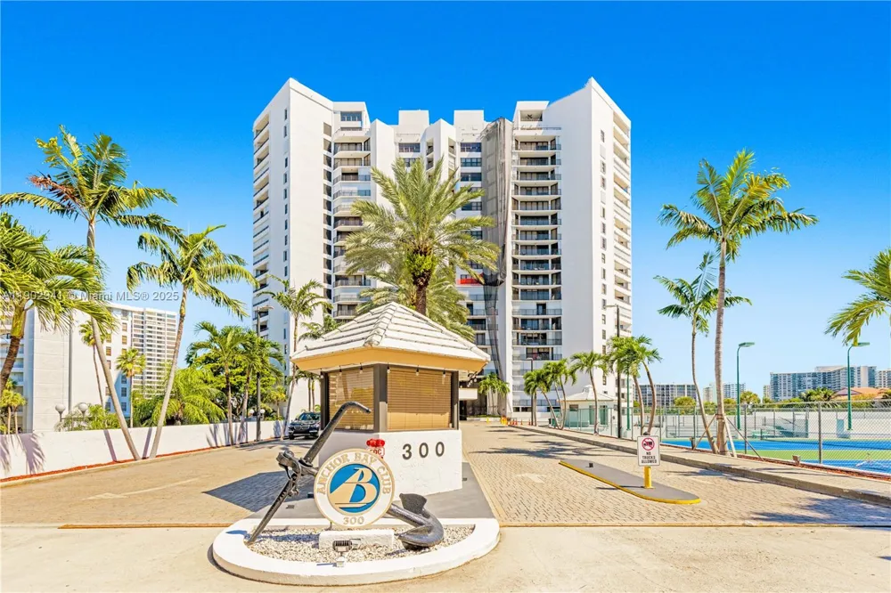 300 Three Islands Blvd #PH2A Hallandale Beach, FL 33009