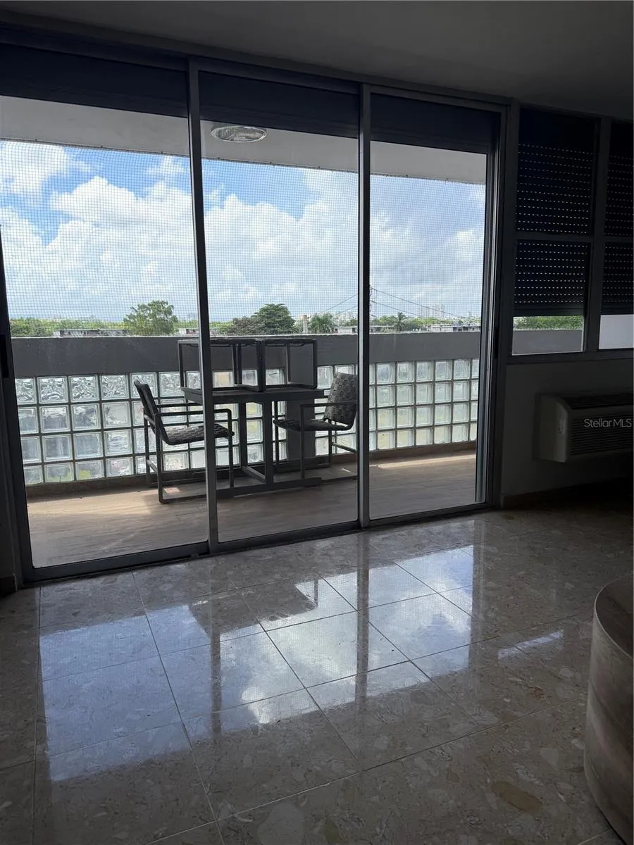 3001 ave isla verde PLAZA DEL MAR #405 Carolina, PR 00979