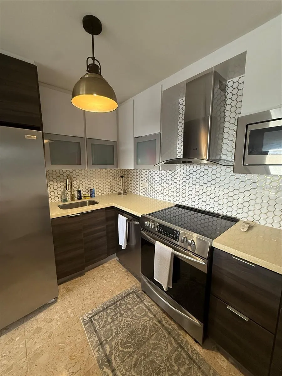 3001 ave isla verde PLAZA DEL MAR #405 Carolina, PR 00979