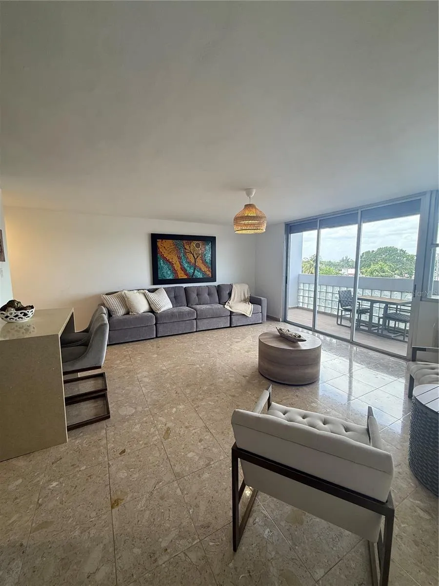 3001 ave isla verde PLAZA DEL MAR #405 Carolina, PR 00979