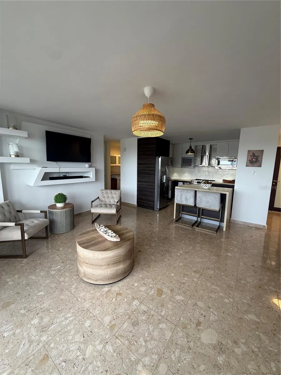 3001 ave isla verde PLAZA DEL MAR #405 Carolina, PR 00979