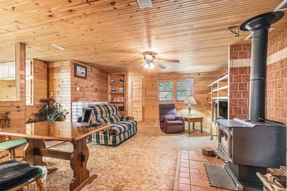 53027 Twin Lakes Road Dowagiac, MI 49047