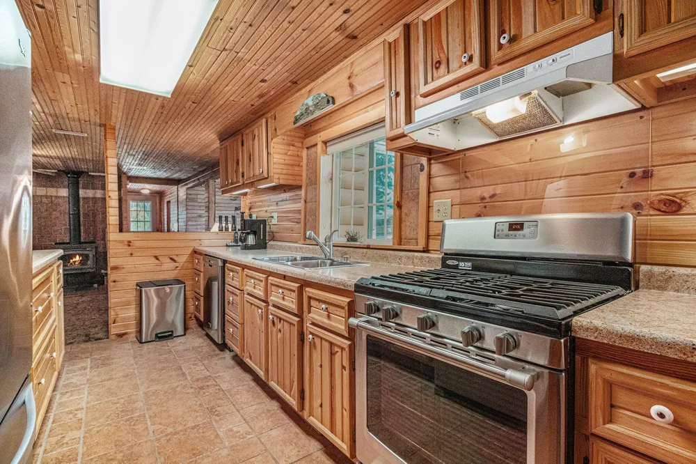 53027 Twin Lakes Road Dowagiac, MI 49047