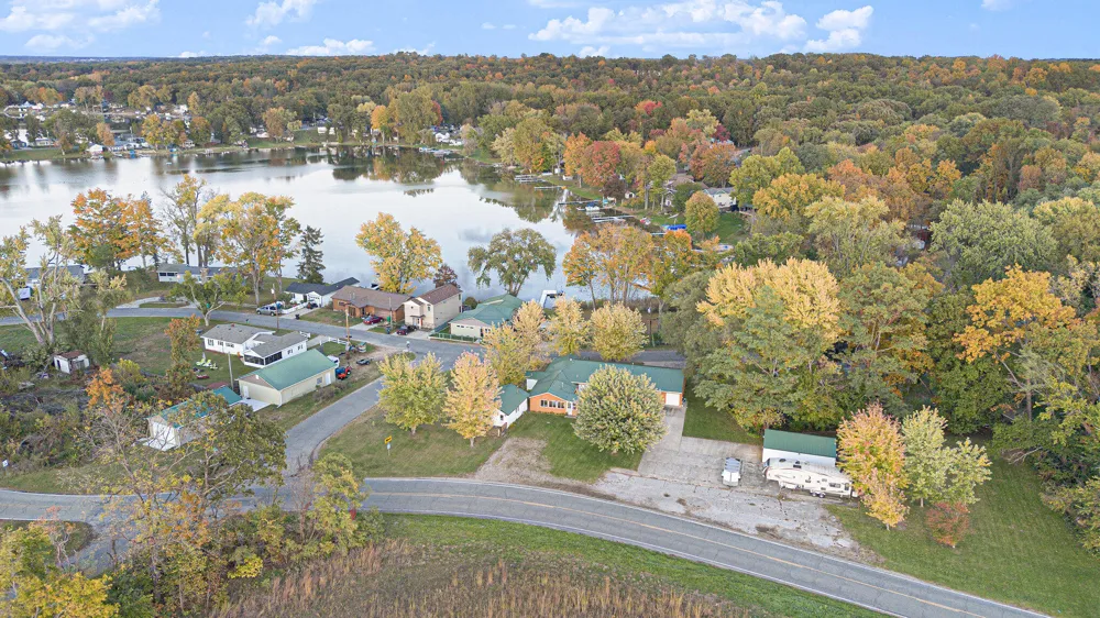 53027 Twin Lakes Road Dowagiac, MI 49047