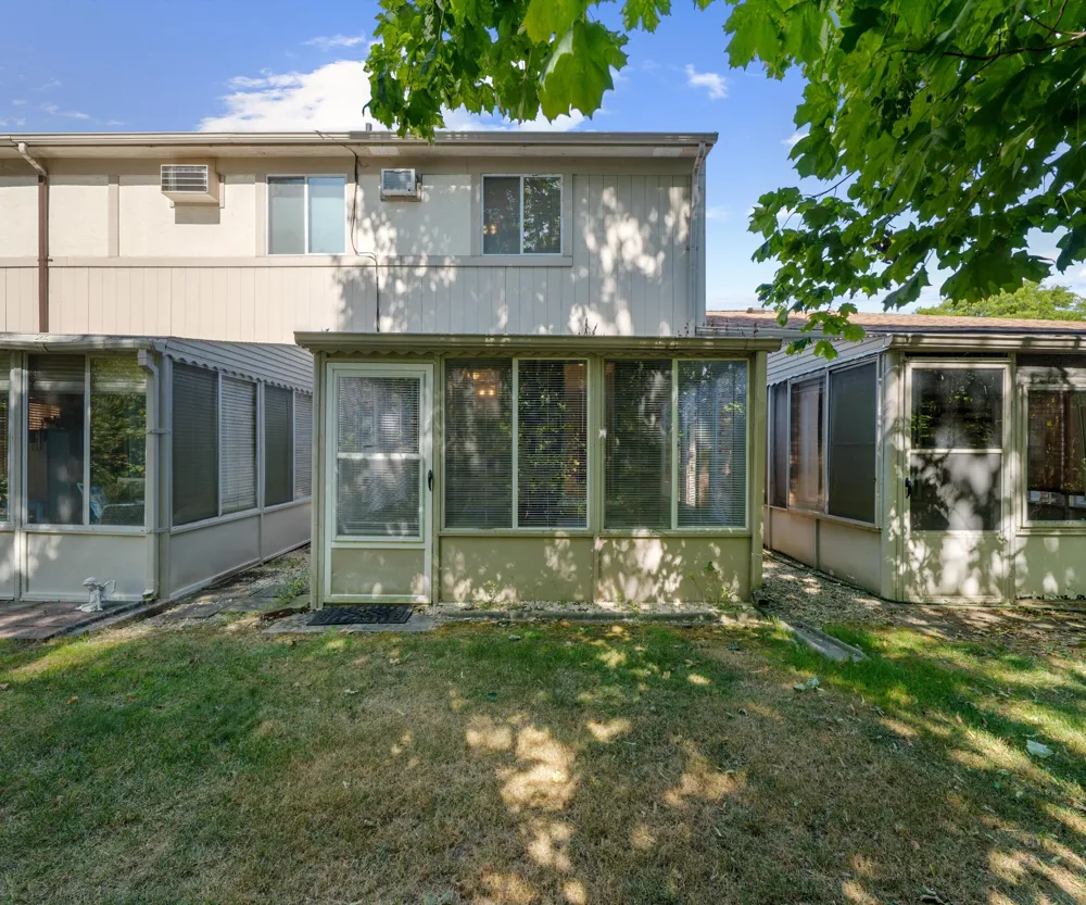 61119 Heritage Boulevard #3 South Lyon, MI 48178