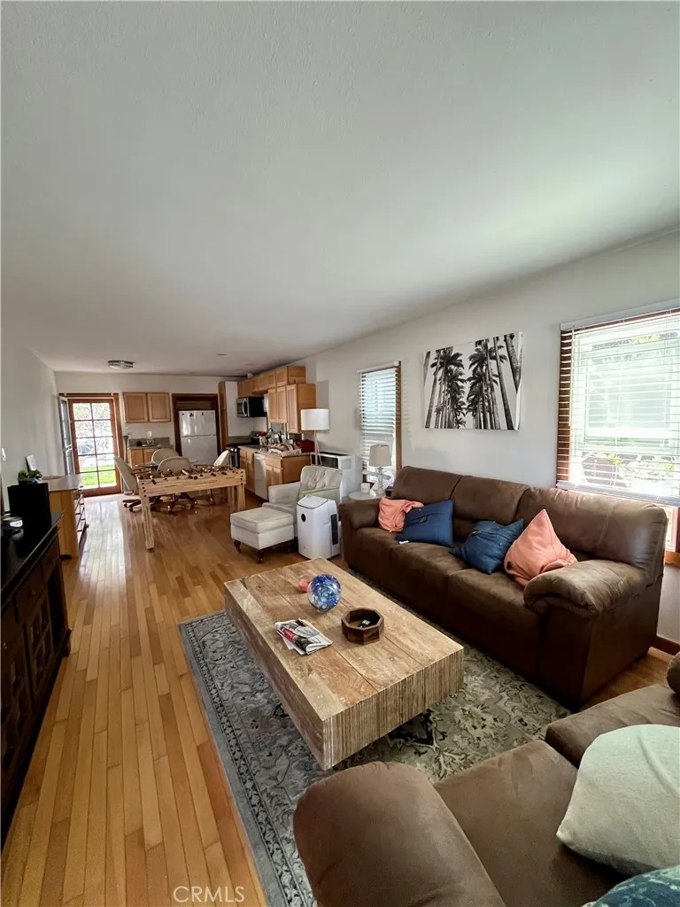 406 11th Huntington Beach, CA 92648