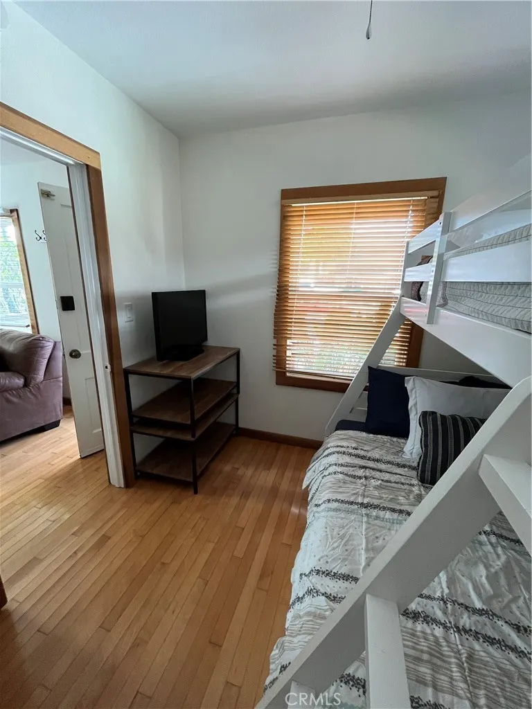 406 11th Huntington Beach, CA 92648