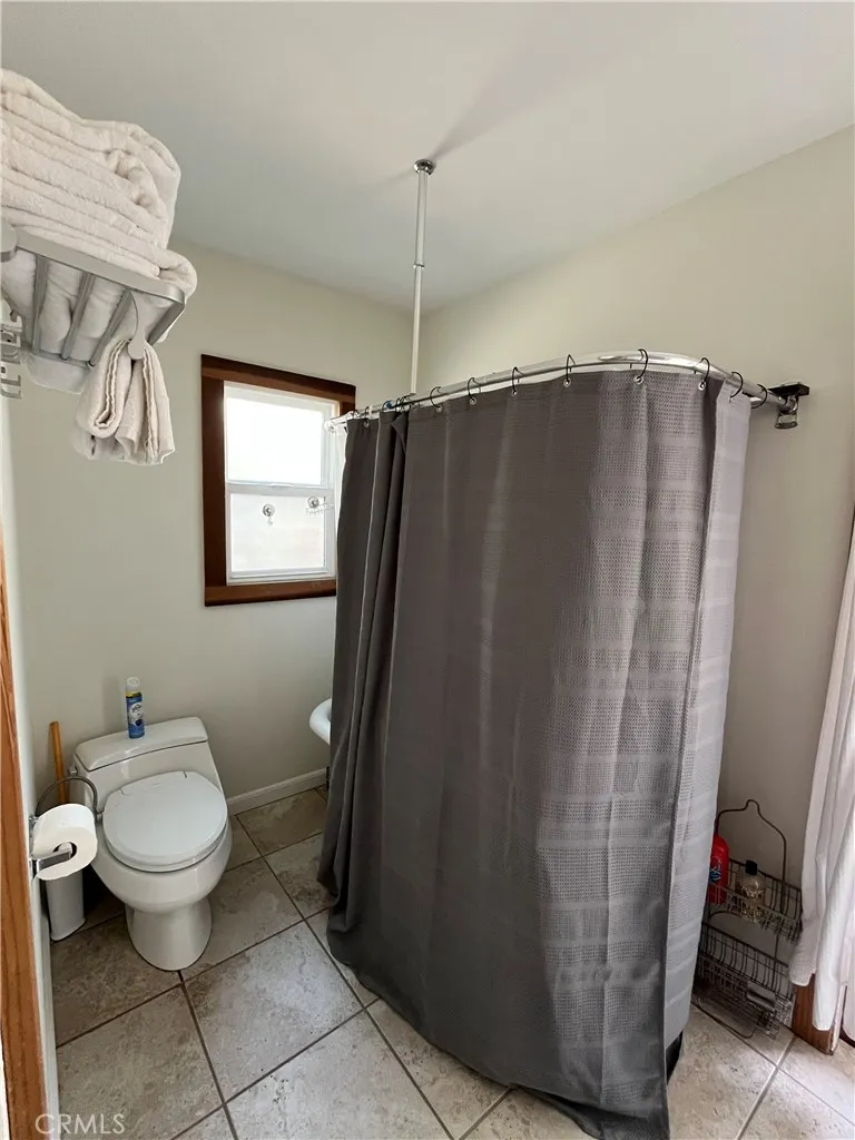 406 11th Huntington Beach, CA 92648