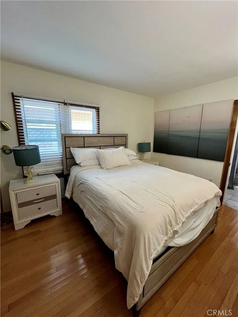 406 11th Huntington Beach, CA 92648