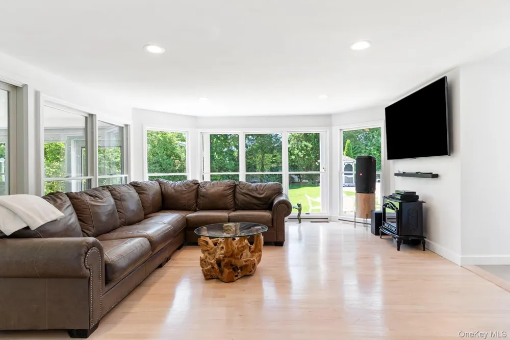 137 South Road Westhampton, NY 11977