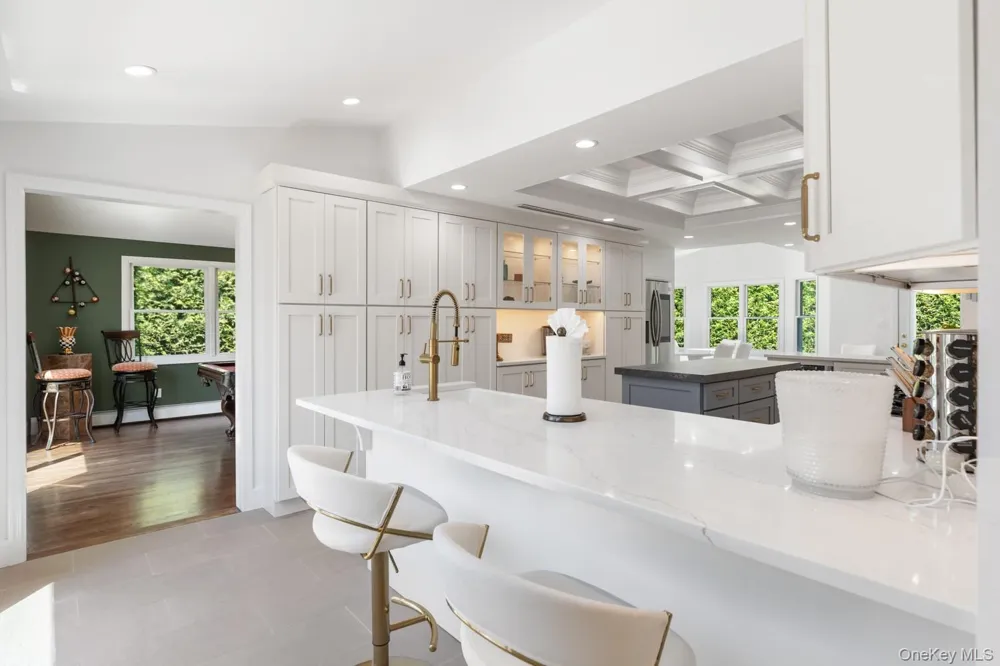 137 South Road Westhampton, NY 11977