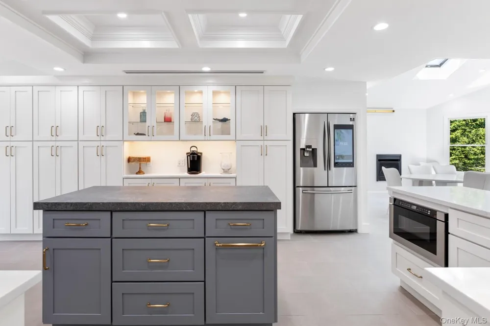 137 South Road Westhampton, NY 11977
