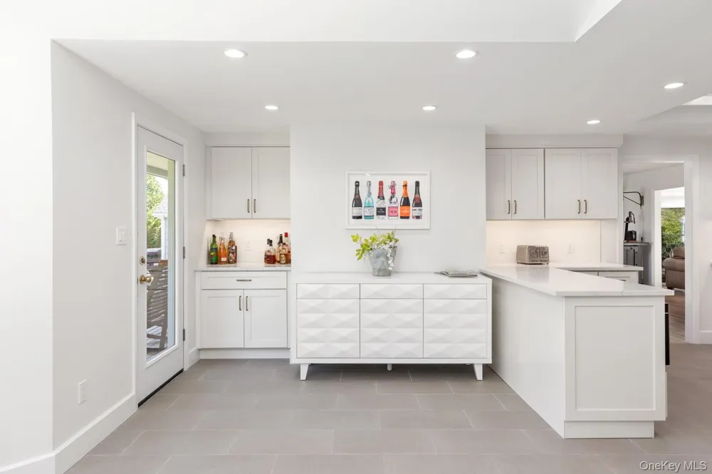 137 South Road Westhampton, NY 11977