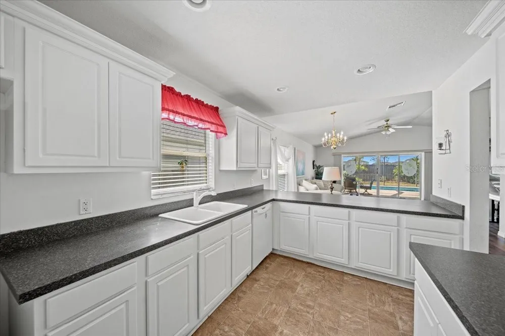 364 LAKE SUZANNE DRIVE Lake Wales, FL 33859