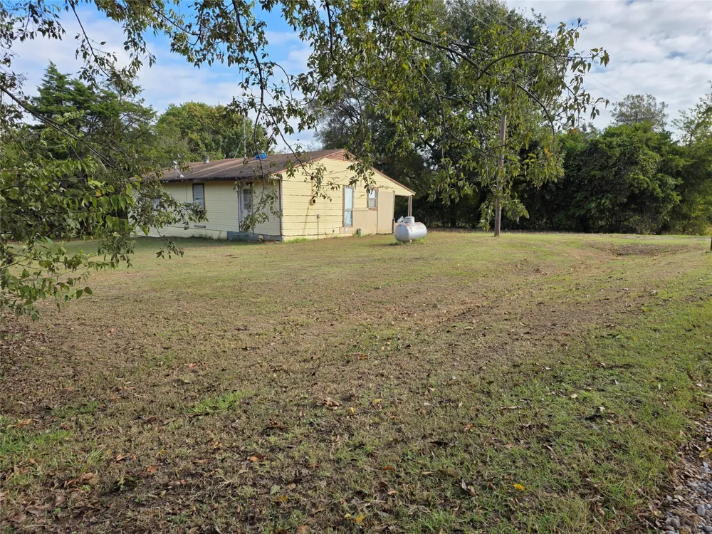 3830 County Road 4040 Whitewright, TX 75491