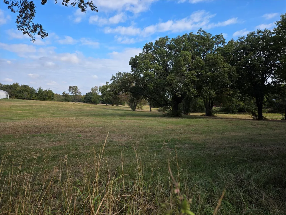 3830 County Road 4040 Whitewright, TX 75491