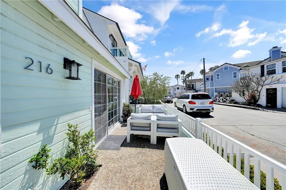 216 Collins Newport Beach, CA 92662