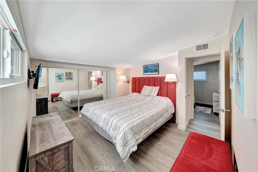 216 Collins Newport Beach, CA 92662