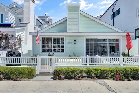 216 Collins
