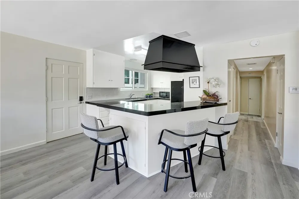 216 Collins Newport Beach, CA 92662