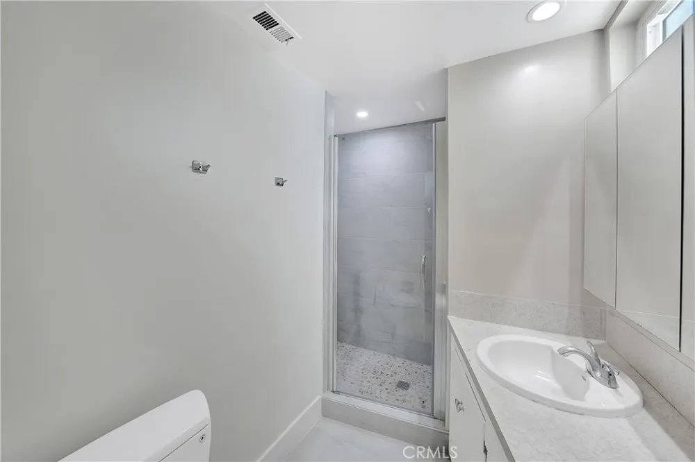 216 Collins Newport Beach, CA 92662