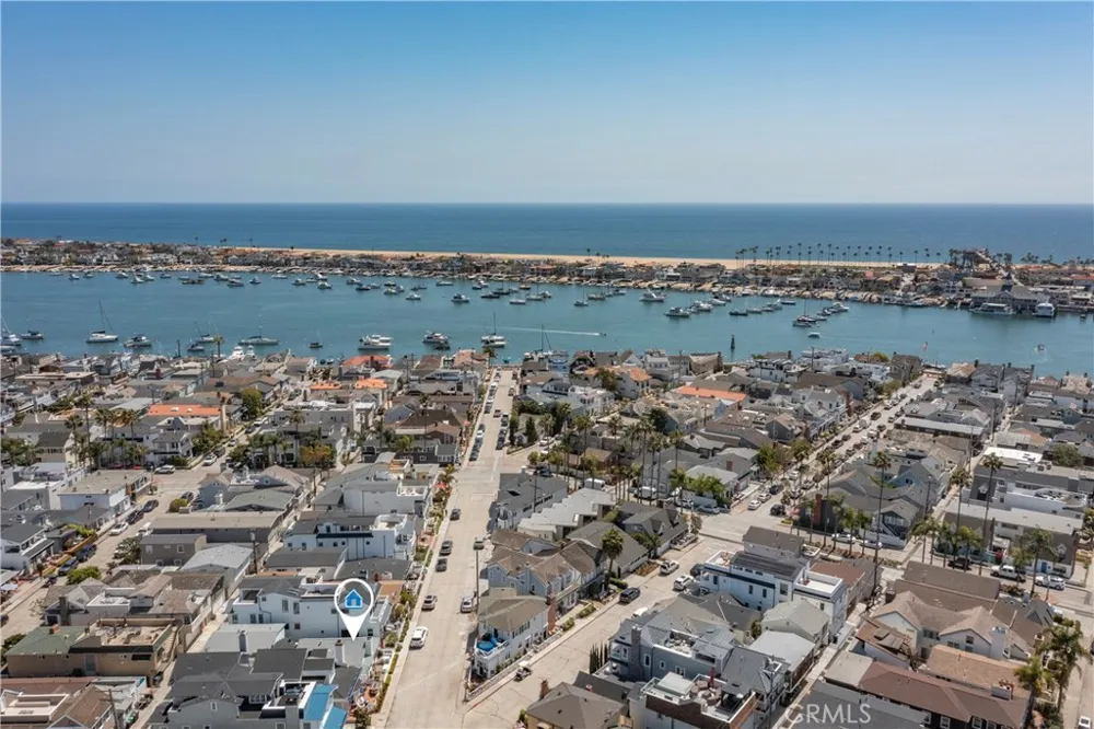 216 Collins Newport Beach, CA 92662