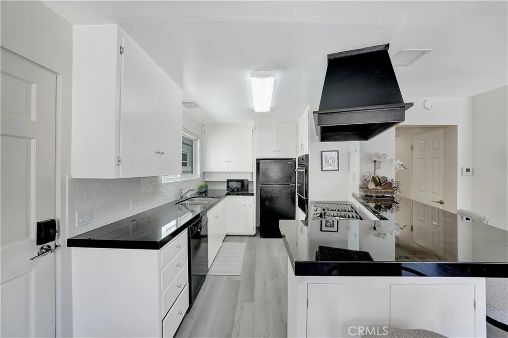 216 Collins Newport Beach, CA 92662
