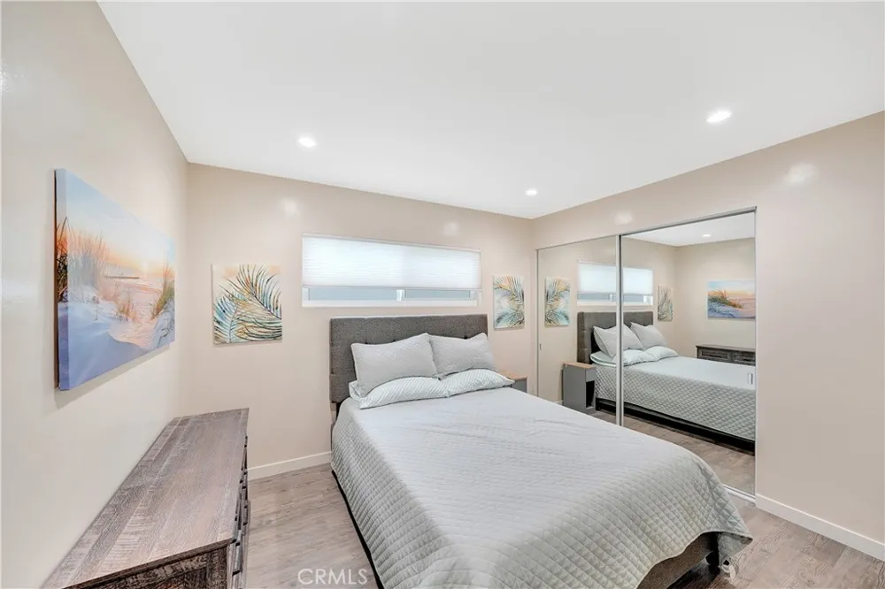 216 Collins Newport Beach, CA 92662